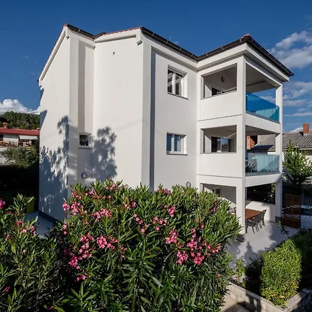 Appartamento Peaceful Haven Near The Sea-apartments Torlak Rab