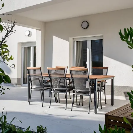 Peaceful Haven Near The Sea-apartments Torlak Rab Appartamento Banjol