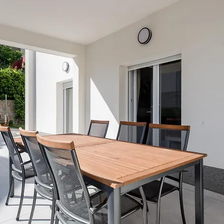 Apartment Peaceful Haven Near The Sea-apartments Torlak Rab *