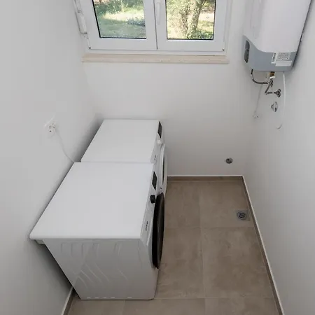 Peaceful Haven Near The Sea-apartments Torlak Rab * Banjol