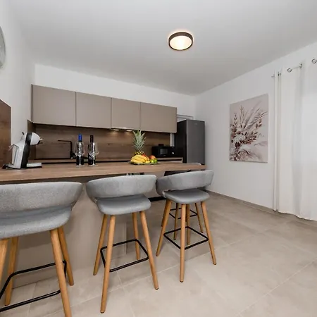 Peaceful Haven Near The Sea-apartments Torlak Rab *