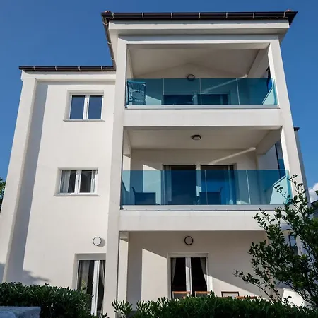 Apartment Peaceful Haven Near The Sea-apartments Torlak Rab *