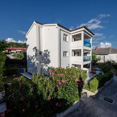 Apartman Peaceful Haven Near The Sea-apartments Torlak Rab Banjol